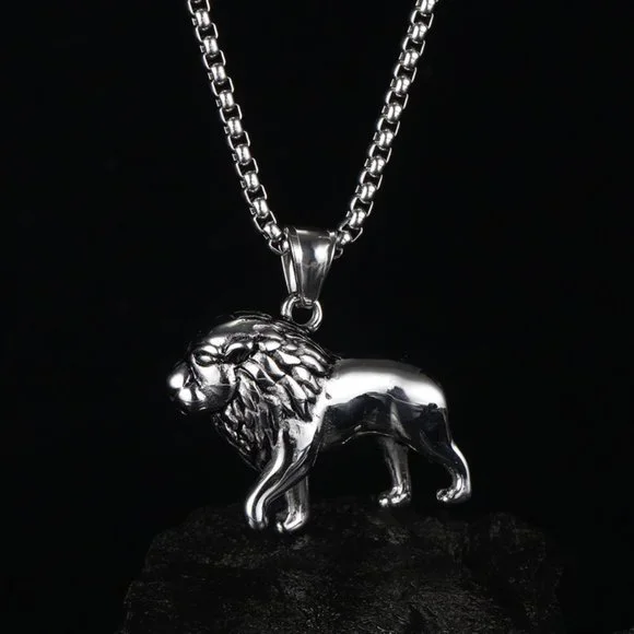 lion necklace - Picture 3 of 3
